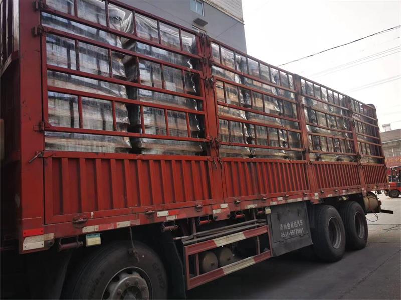 玻璃瓶生產廠家發(fā)貨案例