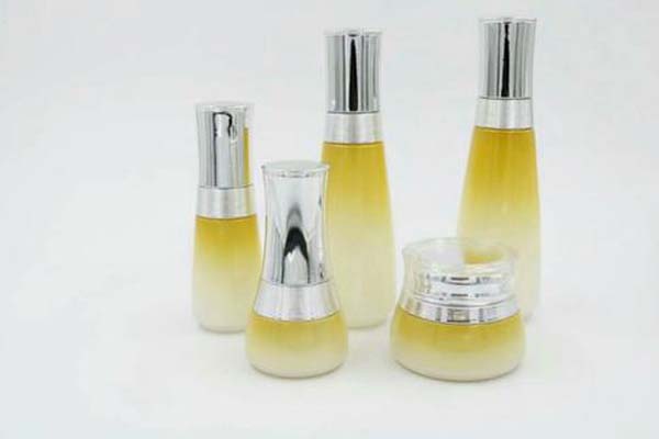 玻璃瓶廠家定制生產(chǎn)會(huì)有什么好處？